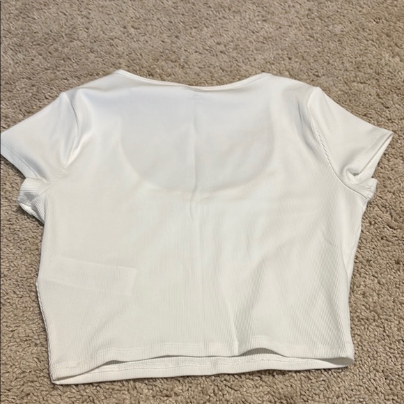 Hollister Classic White Crop Top - Picture 2 of 2